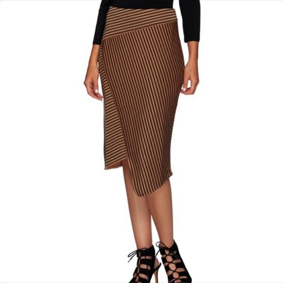 G.I.L.I. Dresses & Skirts - G.I.L.I. Asymmetrical Stripe Faux Wrap Scuba Skirt “Doe” Sexy Career Size 2 New